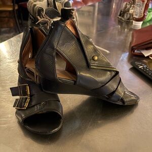 Stylish Black Jeffrey Campbell Leather Women's bomber Sandals